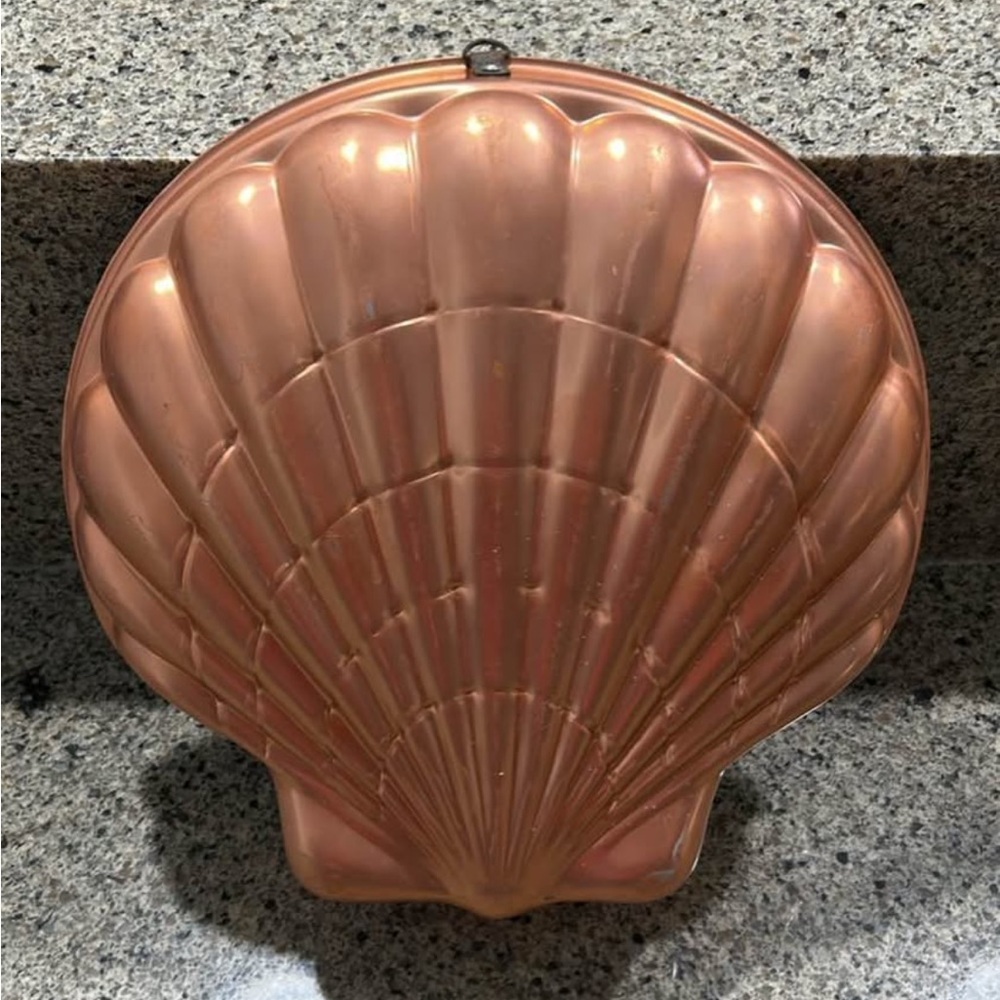 Shell-Shaped Copper Mold